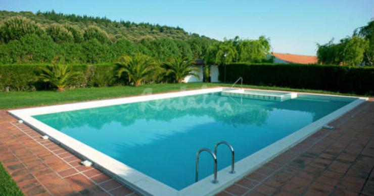 casas de fim-de-semana: piscina campestre rodeada de floresta a poucos minutos do mar (fotos)