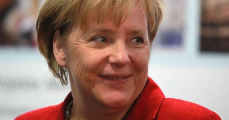 angela merkel voltou a afirmar a sua posição à emissão de eurobonds “comportamento irresponsável” ditou resgate espanhol, diz merkel