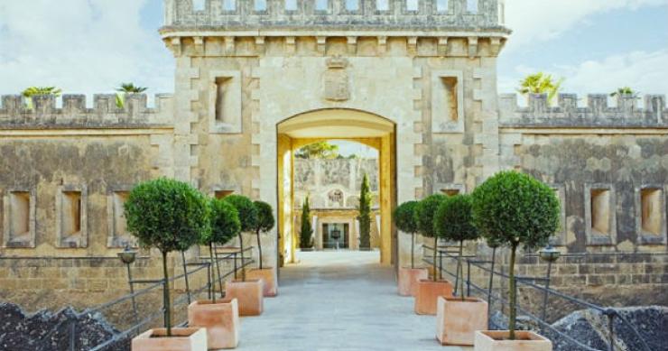 hotel está situado na zona mais privada da baía da ilha hotel cap rocat: de fortaleza a hotel de luxo com vista para o mediterrâneo em palma de maiorca (fotos)