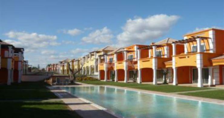 a casa está situada num condomínio fechado com piscina casas de fim-de-semana: terraço sobre o mar do estoril a 500 metros da praia (fotos)