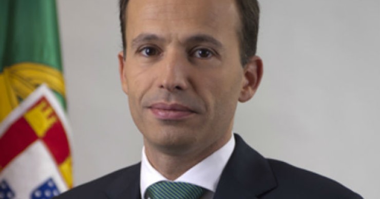 pedro mota soares, ministro da solidariedade e da segurança social governo disponível para alargar mercado social de arrendamento ao comércio