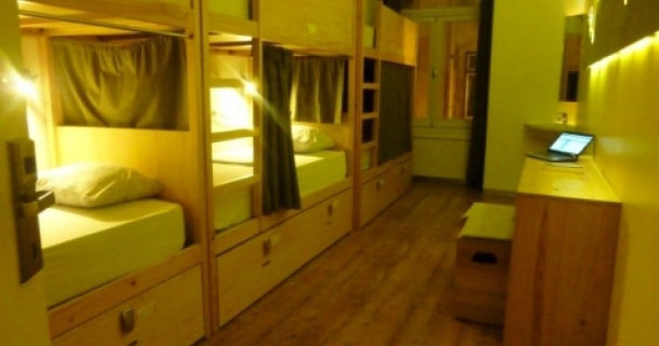 uma das camaratas do yes! lisbon hostel casas de sonho: retiro de luxo com praia privada no algarve (fotos)