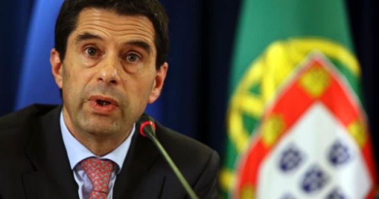 vítor gaspar, ministro das finanças vítor gaspar tem plano que prevê mais cortes na segurança social, educação, saúde, defesa e segurança