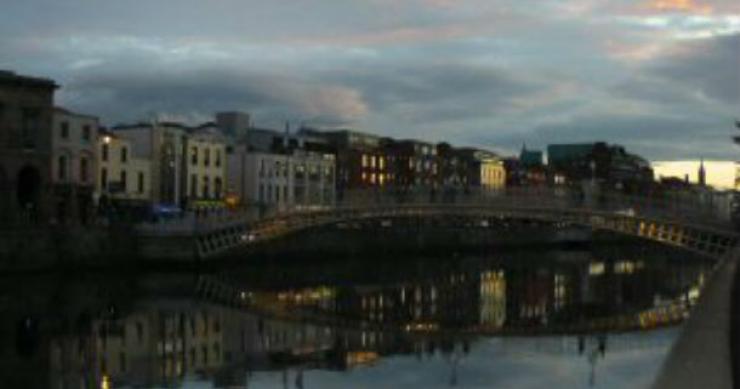 preço da habitação na irlanda desce 50% desde o pico da bolha imobiliária 