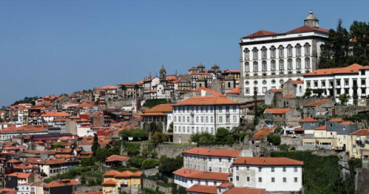 passeio dos clérigos, a nova rua da baixa do porto