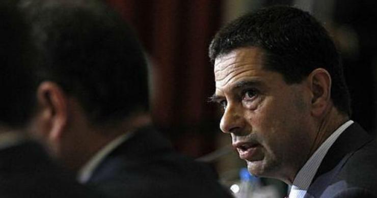 vítor gaspar anunciou esta terça-feira mais medidas de austeridade governo tem de cortar 850 milhões mas pede esforço seis vezes superior a portugueses
