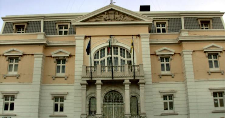 vista da fachada do edifício da câmara municipal de loures imi: câmara de loures mantém taxa abaixo do limite legal em 2013