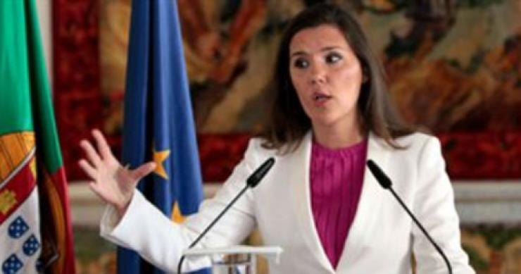 assunção cristas, ministra da agricultura, ambiente, mar e ordenamento do território governo quer “trazer mais casas para o mercado” e baixar rendas