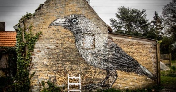 Doel é, neste momento, o maior museu vivo de “street art”, uma espécie do Louvre do grafiti, casas de fim-de-semana: piscina, jardim e praia num condomínio privado em portimão (fotos)