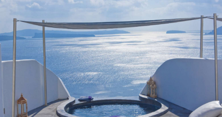 andronis luxury suites: janela aberta para o mar egeu na ilha grega de santorini (fotos)
