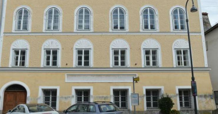 casa onde hitler nasceu pode passar a ser centro de integração de imigrantes