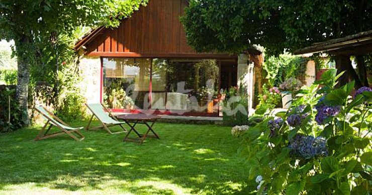 estadia de uma noite na casa da praça custa 95 euros. uma semana custa entre 450 e 485 euros casa desenhada por frank lloyd wright à venda por 150 mil euros (fotos)
