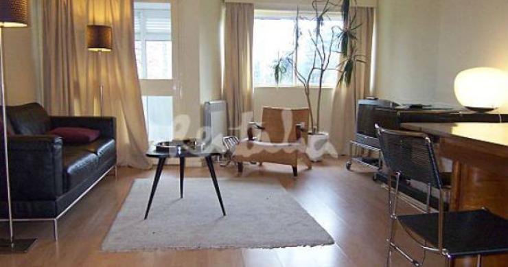 a casa está localizada junto à avenida da boavista e a apenas 800 metros de serralves há mais 12% de edifícios que em 2001 e a maioria das pessoas vive em vivendas (gráficos)