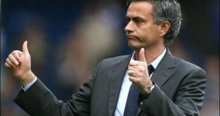 em causa está uma casa de luxo comprada por josé mourinho no estoril reclamação de mourinho leva fisco a baixar imi de casa no estoril