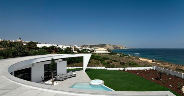 casas de sonho: mansão sofisticada com vista para o mar no algarve (fotos)