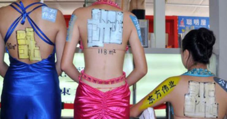 na china… vendem-se casas nas costas de modelos