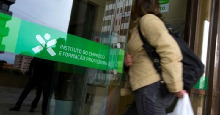 taxa de desemprego cai para 16,4% no segundo trimestre 