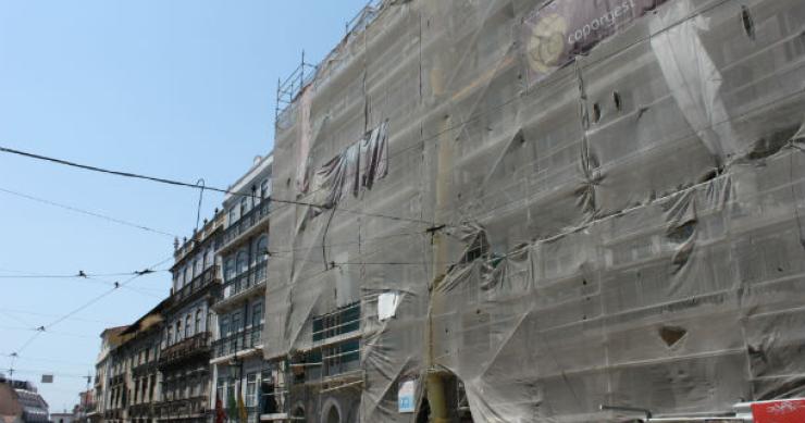 construção perdeu mais de 71 mil empregos no último ano