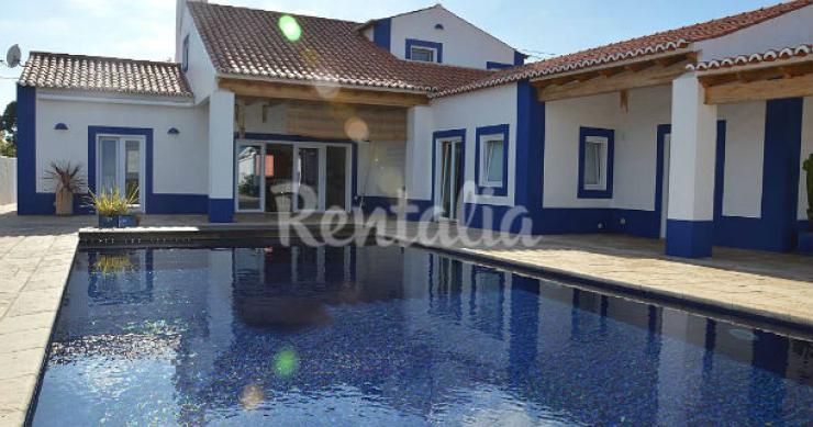 casas de fim-de-semana: piscina sobre o mar e vista para a falésia da praia da luz (fotos)