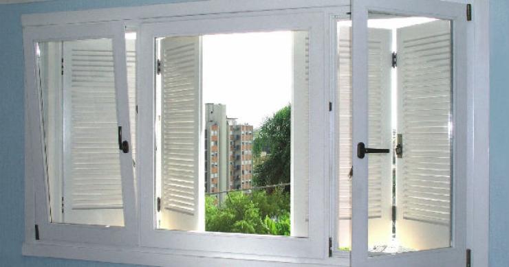 usas janelas com vidro duplo ajuda a evitar o ruído dentro de casa Conselhos para reduzir o ruído em casa
