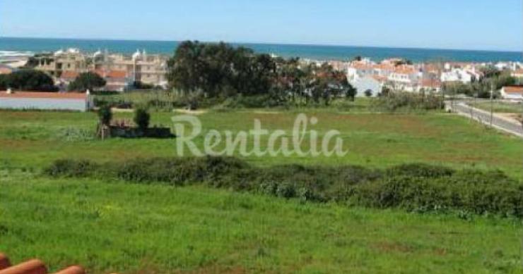 casas de fim-de-semana: desfrutar do mar e do pôr-do-sol de vila nova de mil fontes (fotos) 