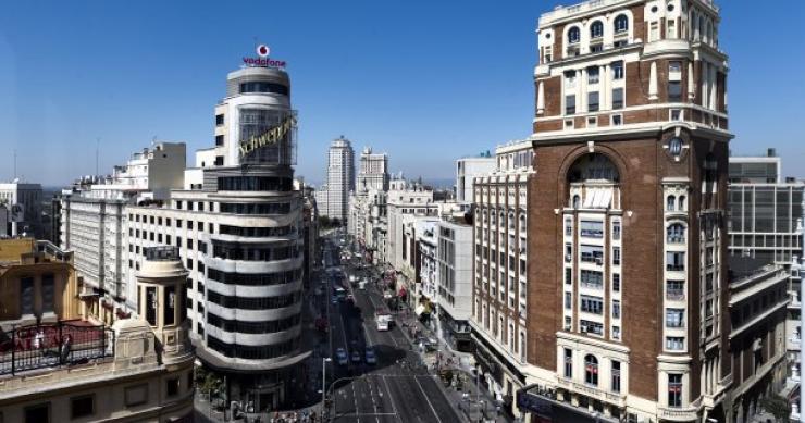 Há, atualmente, cerca de 1,8 milhões de m2 de escritórios vazios em Madrid Rendas dos escritórios na avenida mais famosa de Madrid caem 50%