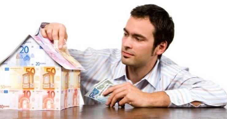 em causa está a decisão do governo de, no oe2014, acabar com cláusulas de salvaguarda no imi receita de imi chegará aos quatro mil milhões em 2015, dizem proprietários