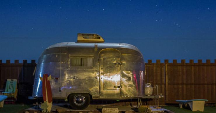 The Hicksville: Um divertido motel de caravanas no deserto da Califórnia (fotos) 