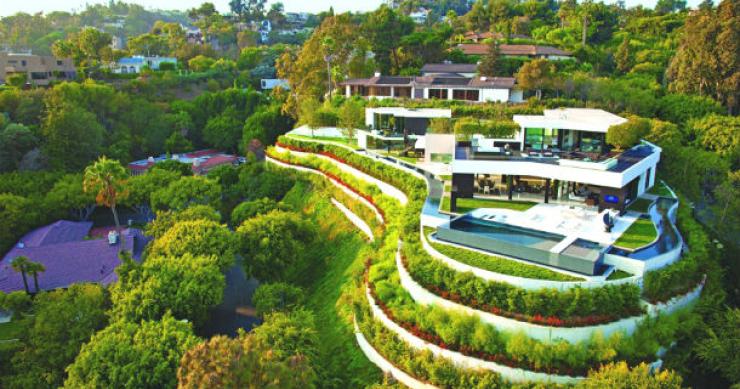 A luxuosa mansão foi desenhada pelo estúdio de arquitetura Whipple Russel Architects. Casas de sonho: Uma ilha “flutuante” no coração de Los Angeles (fotos)