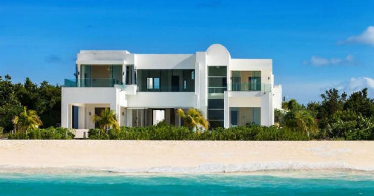 Esta fantástica mansão de estilo contemporâneo está localizada na ilha de Anguila, nas Caraíbas. Casas de sonho: Abraçar o mar numa mansão de praia nas Caraíbas (fotos)