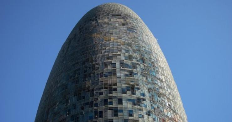A Torre Agbar é o terceiro edifício mais alto de Barcelona. Torre Agbar de Barcelona será um hotel de luxo