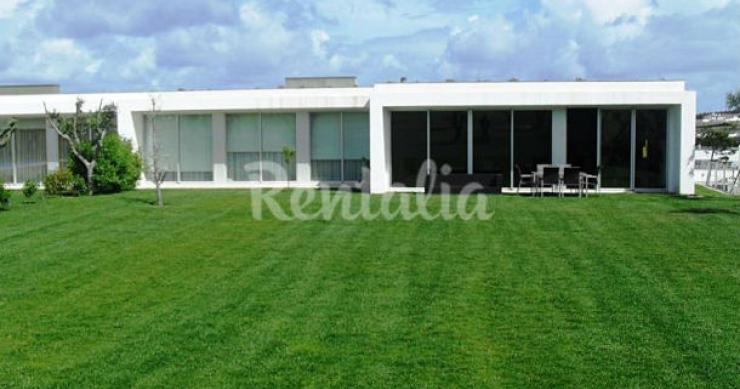 Casas de fim de semana: moradia de luxo ideal para os amantes de golfe em Óbidos (fotos)