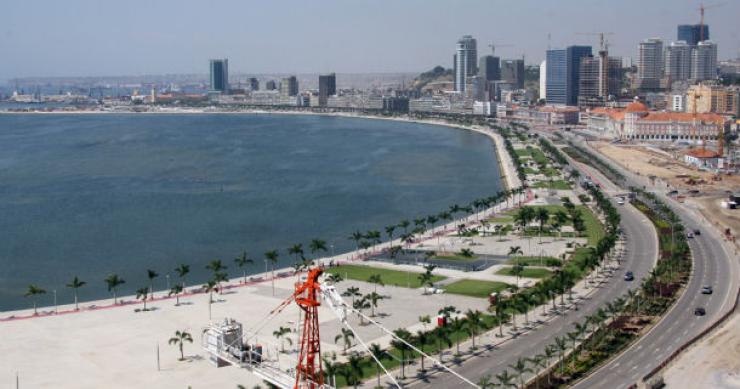Vista geral da baía de Luanda. Baía de Luanda com projetos imobiliários avaliados em mil milhões de euros