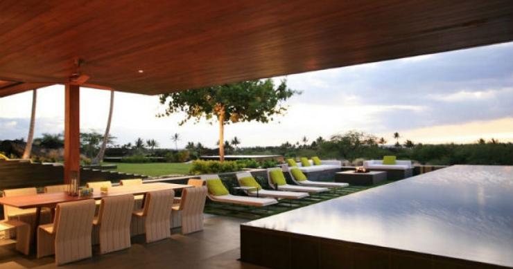 A casa foi desenhada pelo estúdio de arquitetura Belzberg Architects e tem mais de 700 m2. Casas de sonho: Viver em sintonia com a natureza no requinte do Havai (fotos)