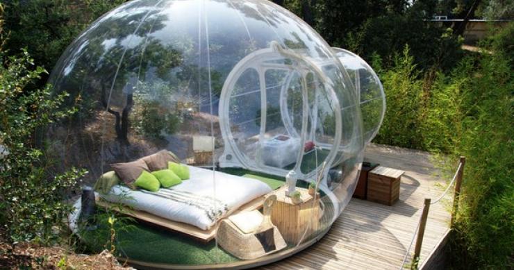 O hotel está localizado em Allauch, França. Attrap’Rêves: Desfrutar do céu estrelado a partir de bolhas transparentes em França (fotos)