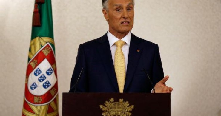 Cavaco lembrou os perigos de um segundo resgate na sua mensagem de ano novo OE não é enviado para fiscalização preventiva e entra em vigor em janeiro