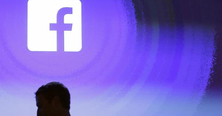 Aos 10 anos o Facebook lança aplicação de notícias para telemóveis radiografia do dia: evolução do número de empregados do facebook