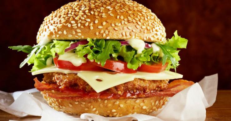 Em causa está um estudo da Organização Mundial da Saúde (OMS). Portugueses entre os que menos consomem “fastfood”