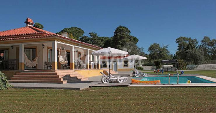 Casas de fim de semana: Abraçar o Tejo na paz de uma Reserva Natural (fotos)