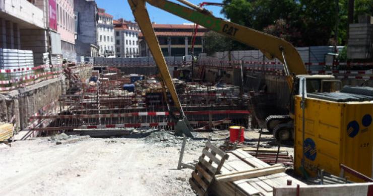 Construção: AECOPS contra Fundo de Apoio Municipal
