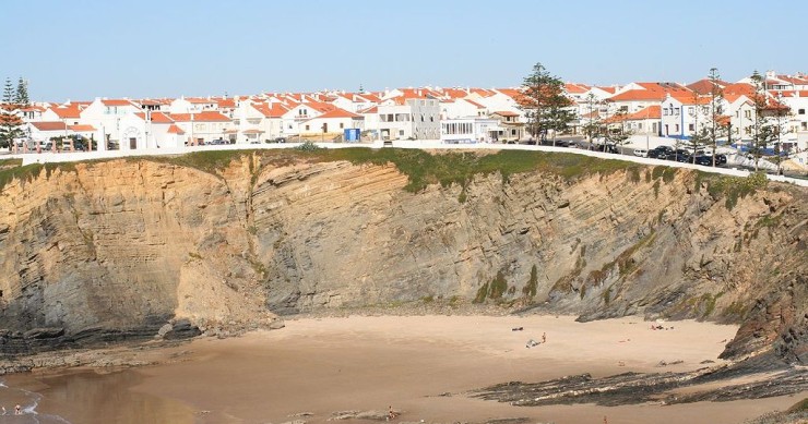 Casas de férias: 16 arrendamentos ilegais na Zambujeira do Mar