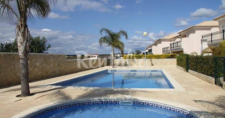 Casas de fim de semana: piscina e praia num condomínio privado em Albufeira (fotos)