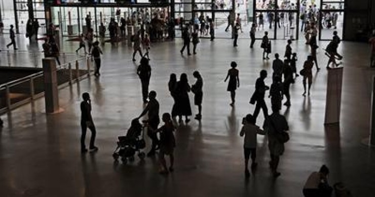 Queres emigrar para o Reino Unido, Suíça ou Alemanha? É melhor pensares duas vezes antes de fazeres as malas...