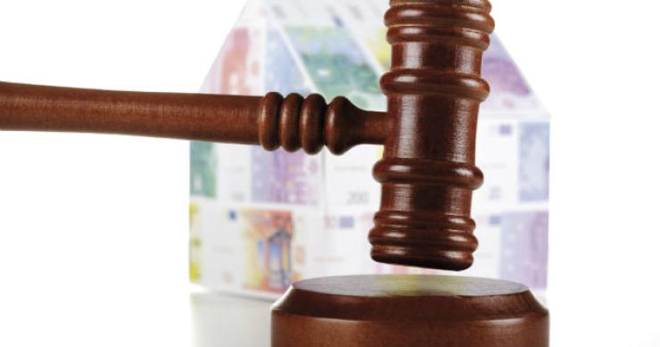 Lisboa: câmara tenta arrendar hoje 15 espaços comerciais em hasta pública 