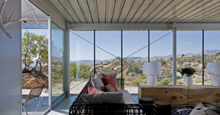 Casas de sonho: Mansão ecológica com paredes de vidro e rodeada de rochas na Califórnia (fotos)