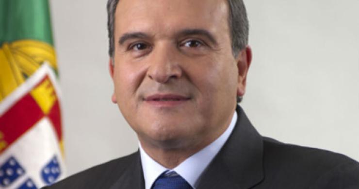Vistos gold: Miguel Relvas também terá pedido favores para agilizar processos