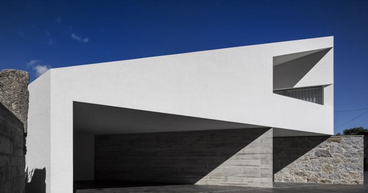Casas de sonho: Mansão de arquitetura moderna com assinatura portuguesa (fotos)