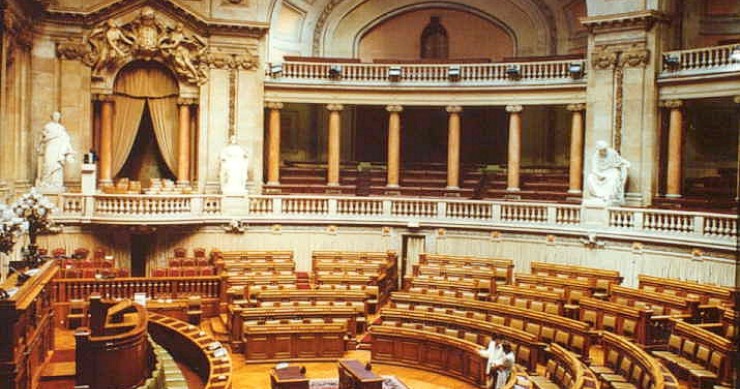 IMI: 5.000 cidadãos pedem hoje no Parlamento uma taxa única de 0,2%
