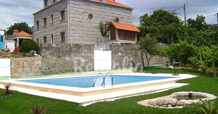 Casas de fim de semana: A beleza de uma encantadora casa rural em Melgaço (fotos)