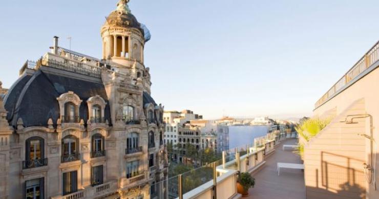 Casas de sonho: Uma penthouse com vistas de perder o fôlego para Barcelona (fotos)